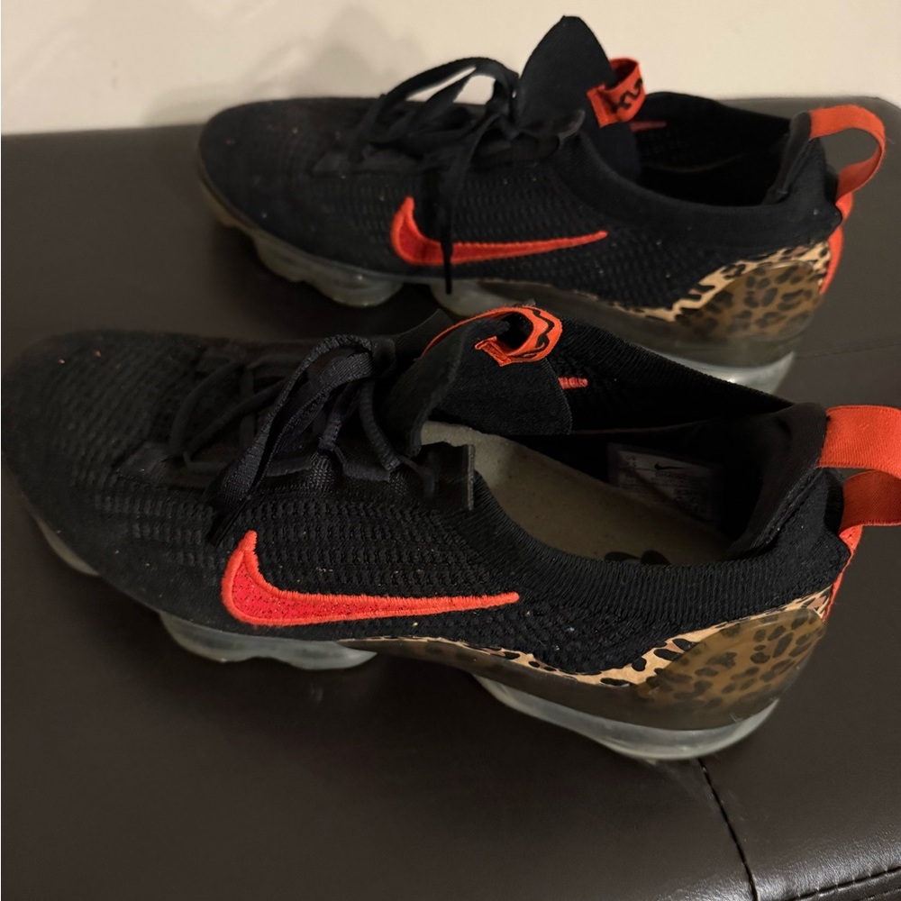 Nike women’s vapor max Black and Red Sneakers with Leopard Detail